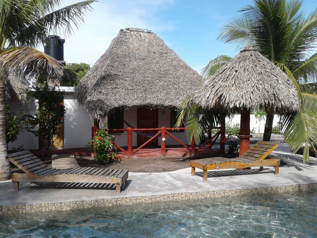 Bungalows Familiares Monterrico Eksteriør bilde