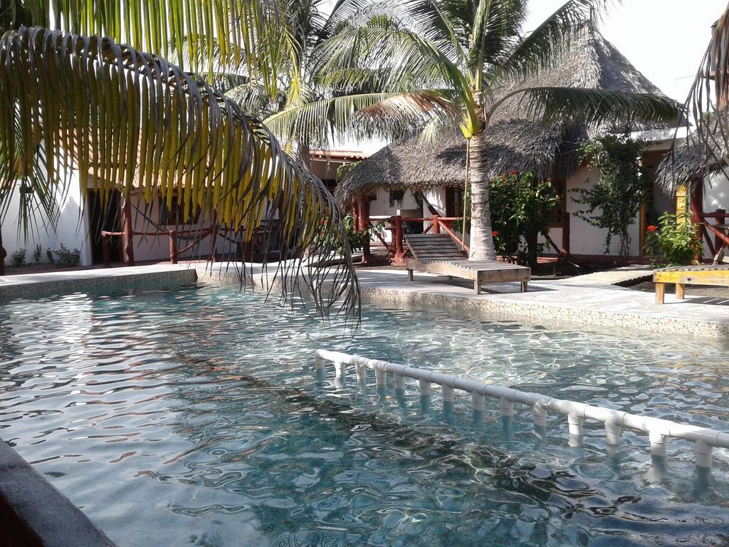 Bungalows Familiares Monterrico Eksteriør bilde